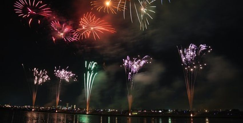 Nouvel An : pluie de feux d'artifice autour du monde pour fêter l'arrivée  de 2023