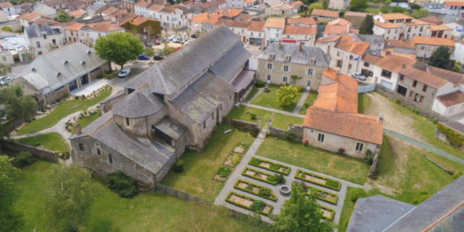 Mystères à Saint Philbert, enquête historique - jeu de piste en famille