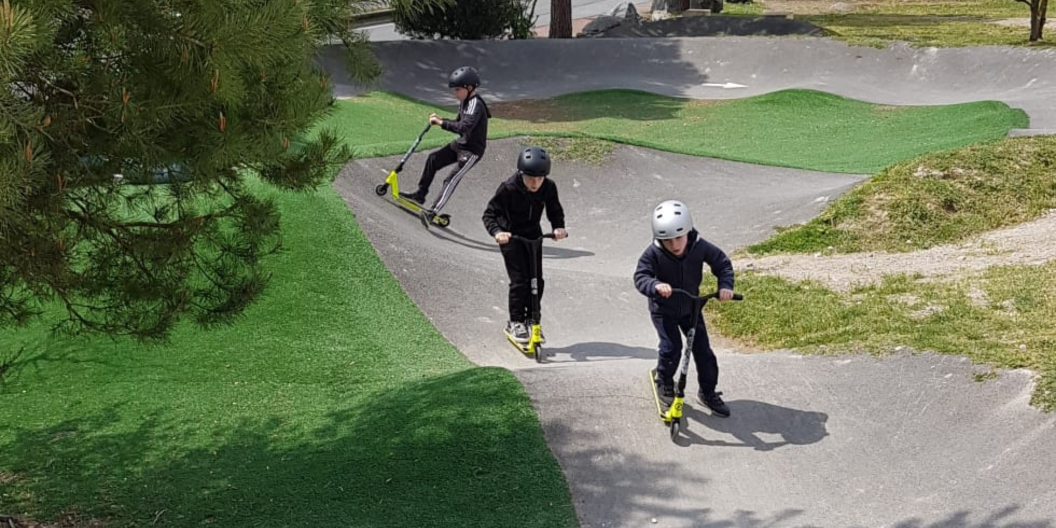 Pumptracks et skateparks en Loire-Atlantique : où faire du vélo, skate board, BMX, roller et trottinette à Nantes et alentours ?