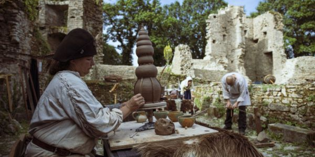 "Les bâtisseurs au Moyen-Âge", visite animée au Château de Ranrouët