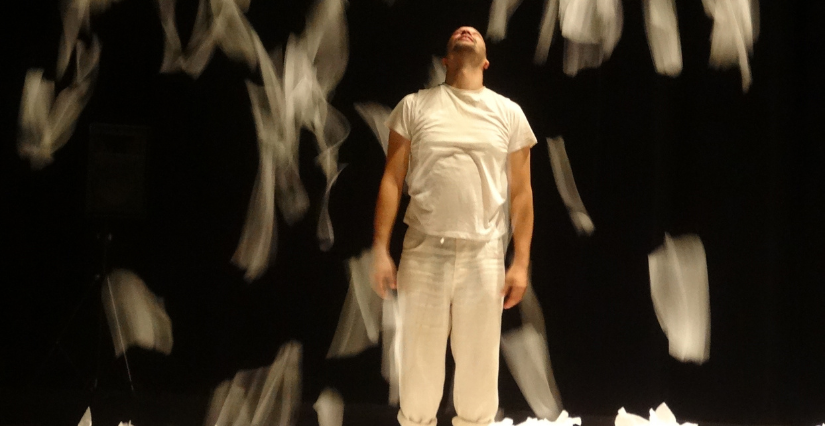 Spectacle de danse pour les tout petits, "Sous la neige" à l'Espace Culturel CAPELLIA de La Chapelle sur Erdre Spectacle de danse pour les tout petits, "Sous la neige" à l'Espace Culturel CAPELLIA de La Chapelle sur Erdre