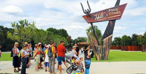 Laissez-vous conter le Hellfest, visite guidée en famille à Clisson